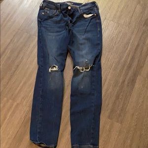 Old Navy Rockstar Super Skinny distressed jeans
